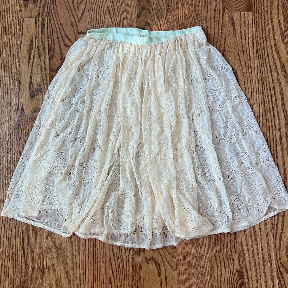 American Apparel Lace skirt size M ivory